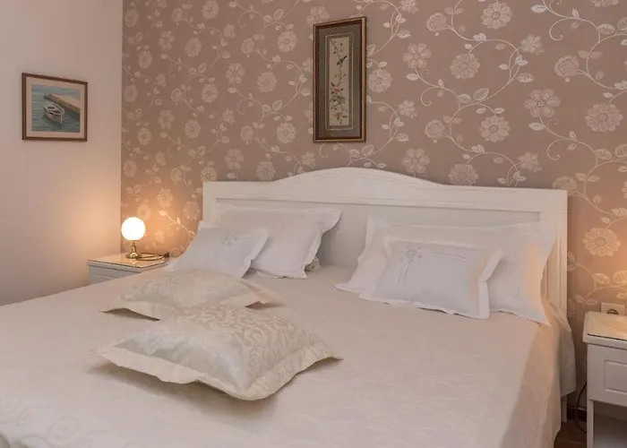 Slavica-2 By Interhome Appartement